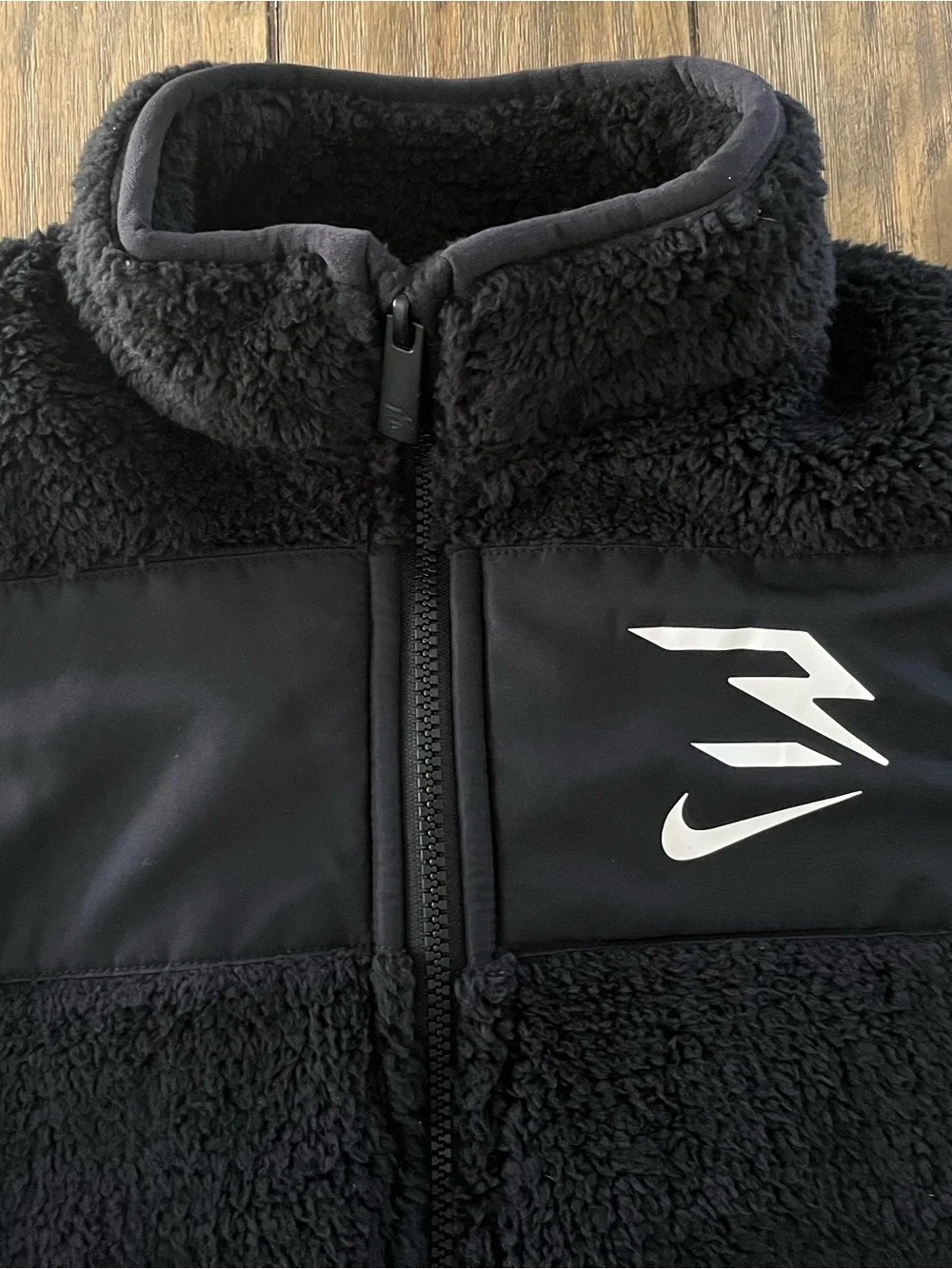 Nike Black Sherpa Fleece Kids Vest with White Logo size 8-9yrs